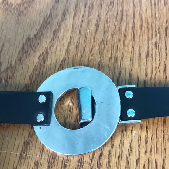 Chico’s Adjustable Leather Hook Belt Sz Medium/Large - Picture 4 of 7